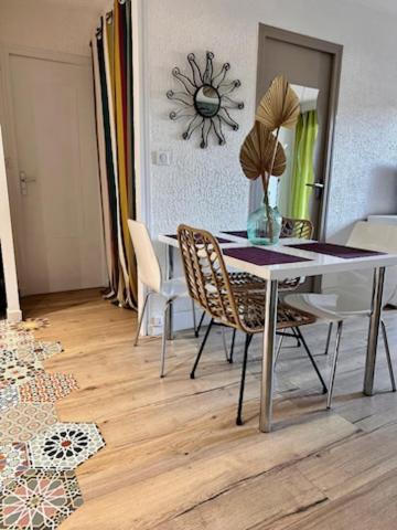 Appartement Avec Jardin カシ エクステリア 写真